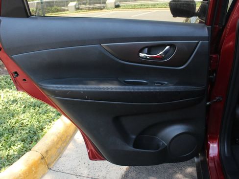 Used 2015 Nissan Rogue SV w/ SV Premium Package AWD/4WD image 20
