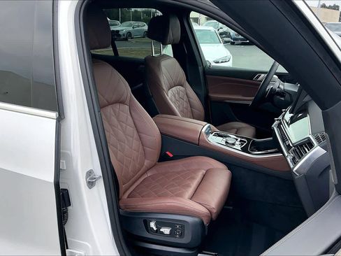 Used 2025 BMW X5 xDrive40i image 10