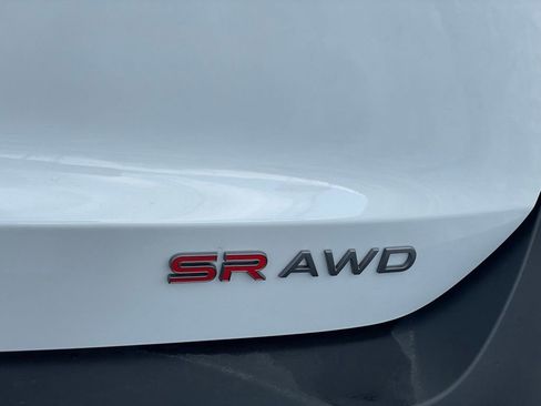 Certified 2025 Nissan Kicks SR image 28