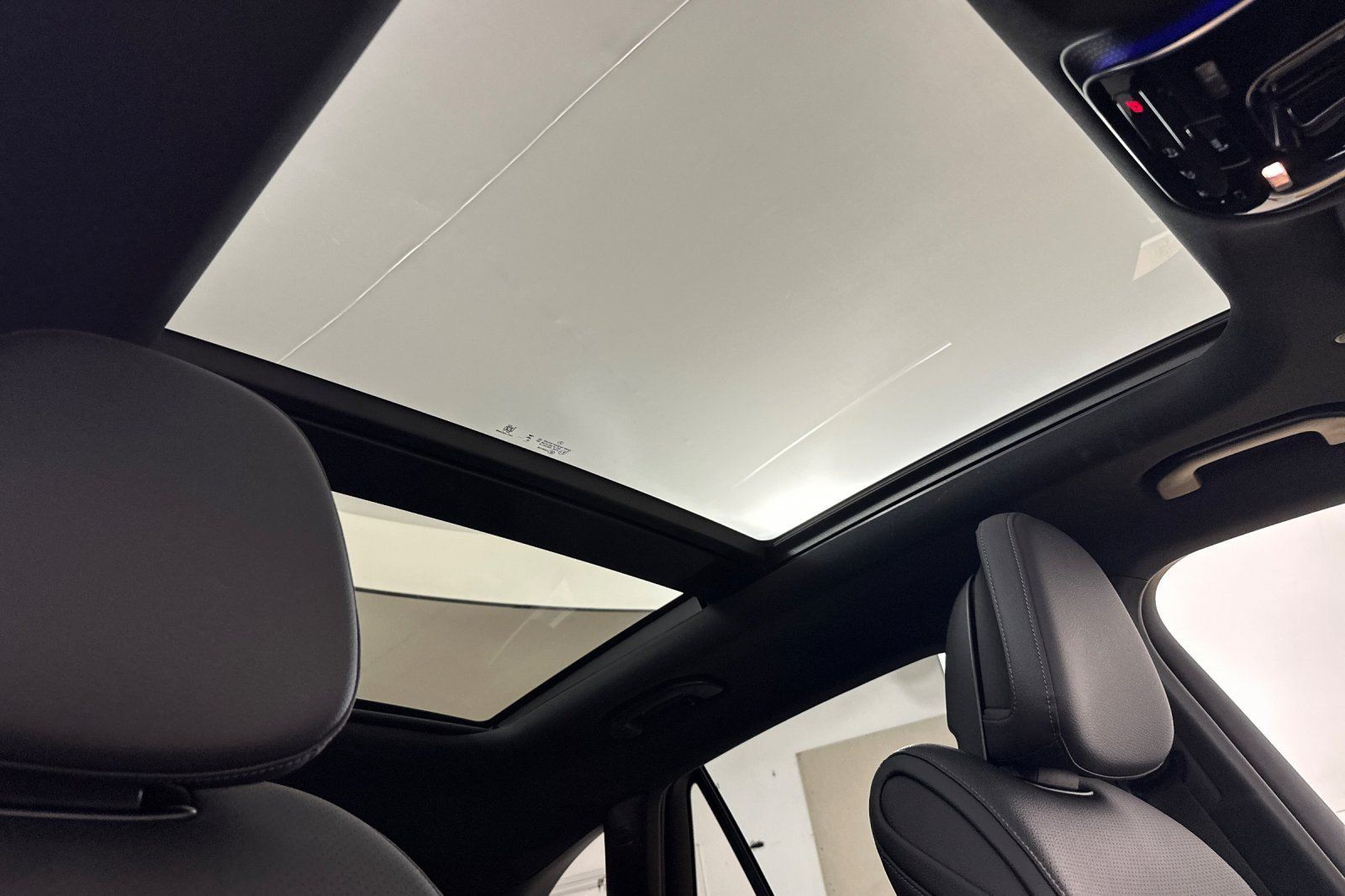 Used 2026 Mercedes-Benz GLC 300 image 16