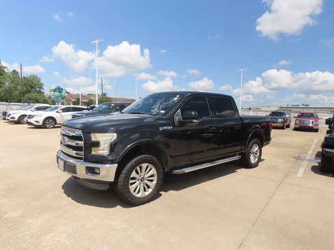 Used 2015 Ford F150 Lariat w/ Equipment Group 501A Mid AWD/4WD image 2