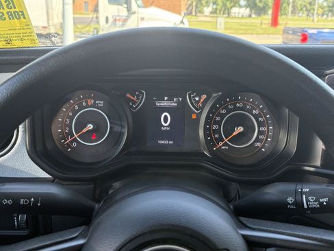 Used 2025 Jeep Gladiator Sport AWD/4WD image 9