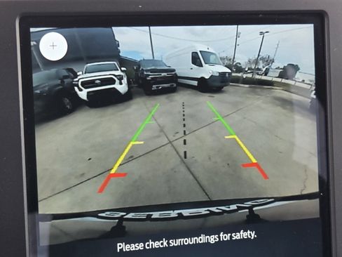 Used 2021 Ford Edge SE image 16