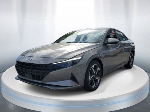 Certified 2023 Hyundai Elantra SEL w/ Convenience Package image 2