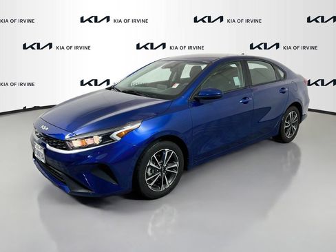 Certified 2023 Kia Forte LXS FWD image 4