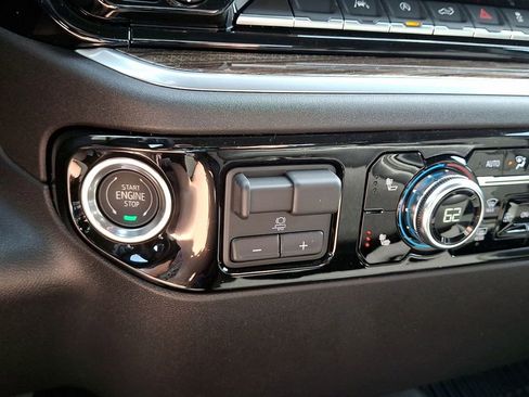 New 2026 GMC Sierra 1500 Elevation image 16