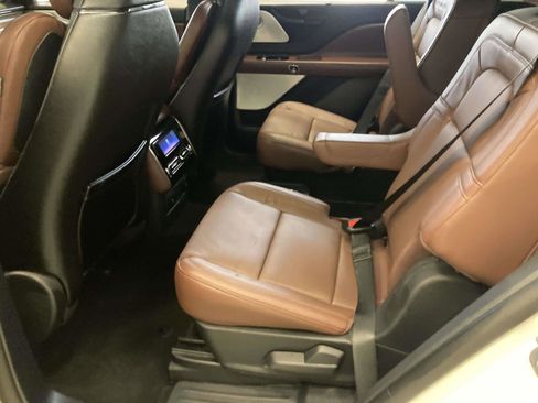 Used 2025 Lincoln Aviator Reserve w/ Equipment Group 201A image 17