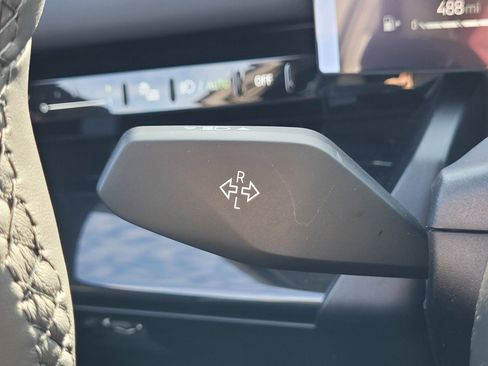 Used 2026 BMW 530i w/ M Sport Package image 29