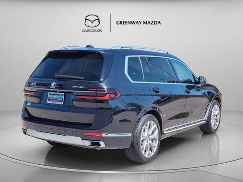 Used 2025 BMW X7 xDrive40i AWD/4WD image 7