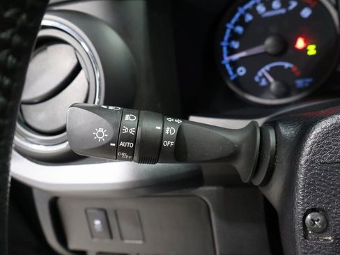 Used 2021 Toyota Tacoma TRD Off-Road image 34