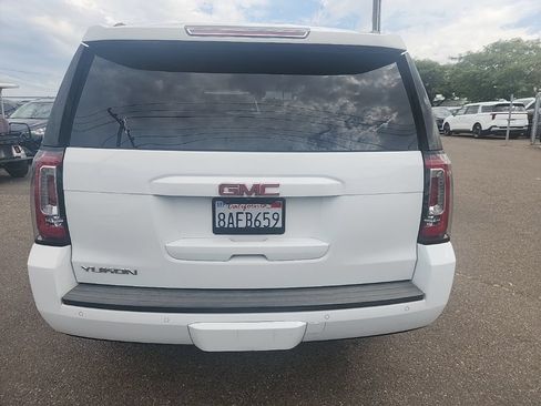 Used 2017 GMC Yukon SLT AWD/4WD image 12