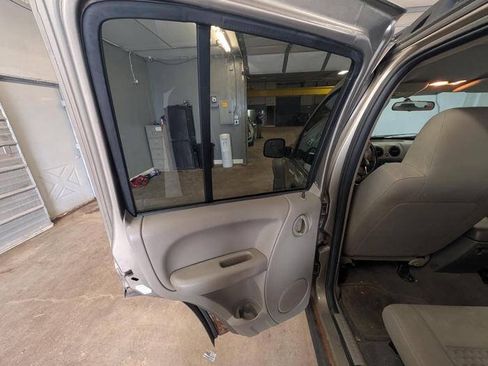Used 2007 Jeep Liberty Sport AWD/4WD image 24