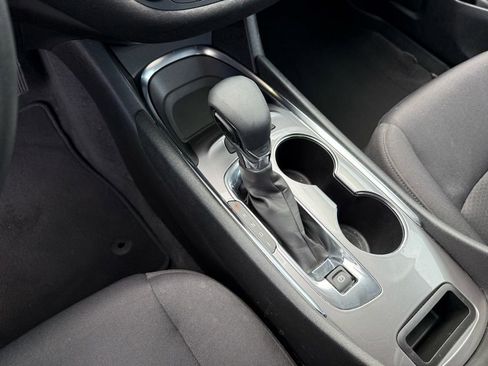 Used 2024 Chevrolet Malibu LT image 25