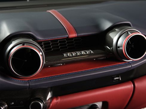 Used 2020 Ferrari 812 Superfast RWD image 34