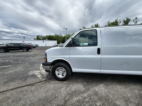 Used 2024 Chevrolet Express 2500 w/ Driver Convenience Package RWD image 32