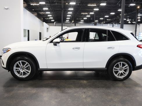Used 2023 Mercedes-Benz GLC 300 4MATIC image 9