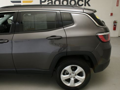 Used 2019 Jeep Compass Latitude AWD/4WD image 6