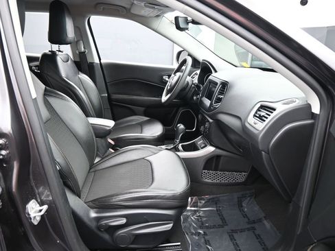 Used 2021 Jeep Compass Latitude image 36