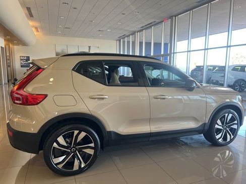 New 2026 Volvo XC40 B5 Ultra w/ Climate Package image 5