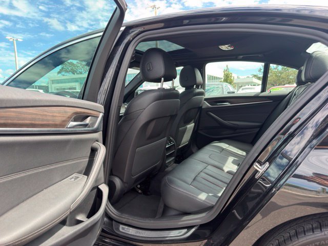 Used 2020 BMW 530i w/ Premium Package RWD image 6