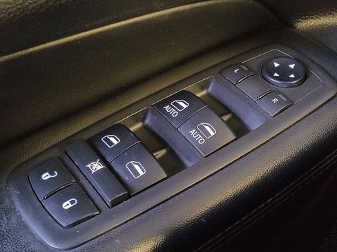 Used 2018 Jeep Grand Cherokee Laredo AWD/4WD image 27