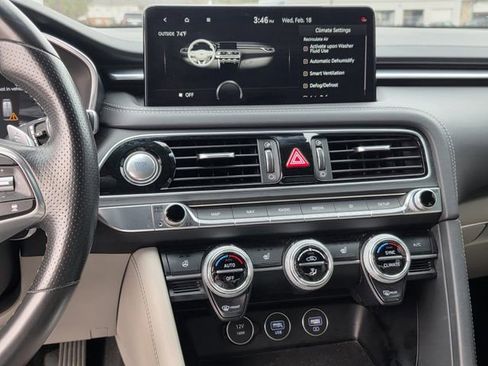 Used 2023 Genesis G70 2.0T image 10