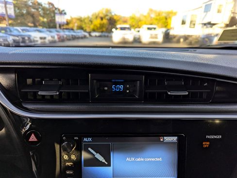Used 2018 Toyota Corolla iM image 19
