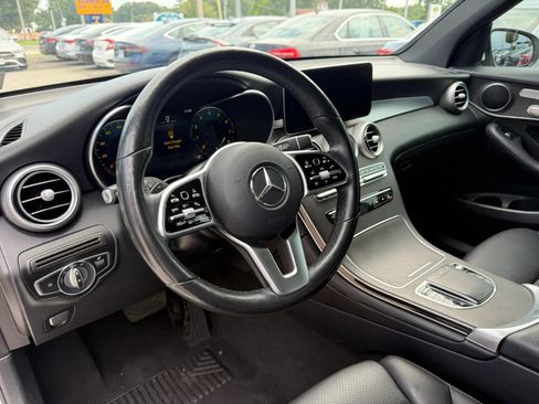 Used 2021 Mercedes-Benz GLC 300 4MATIC image 13