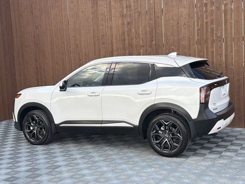 Used 2025 Nissan Kicks SR image 17