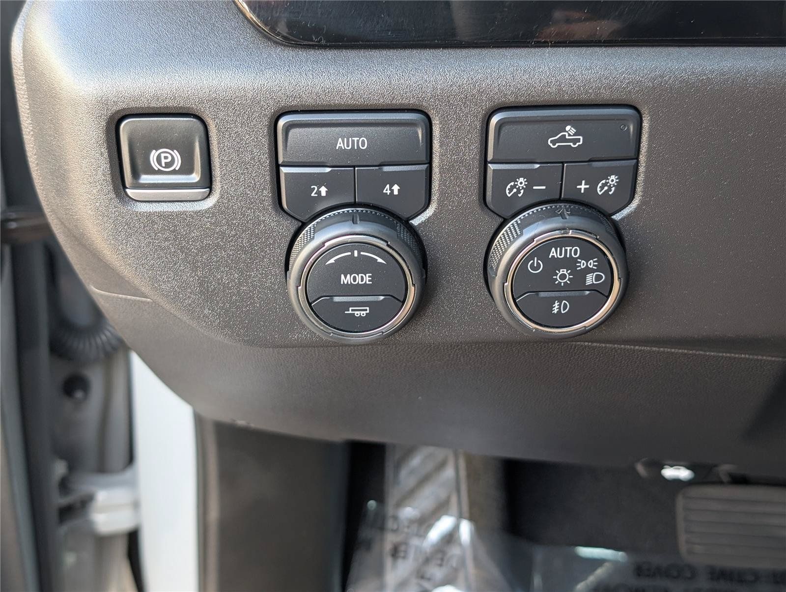 Used 2024 Chevrolet Silverado 1500 RST AWD/4WD image 21