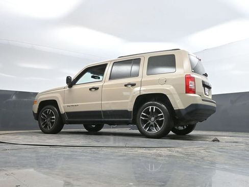 Used 2017 Jeep Patriot Sport FWD image 43