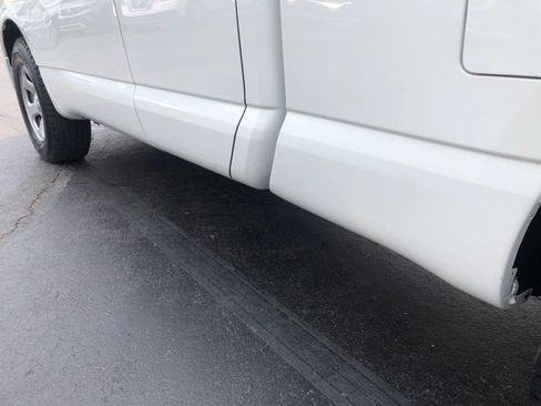 Used 2022 Nissan Titan S AWD/4WD image 14