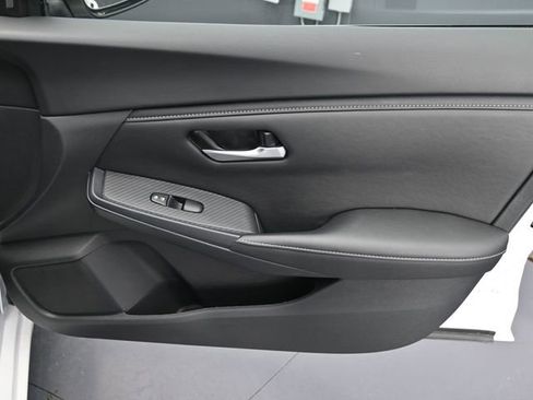 Used 2025 Nissan Sentra SV image 31