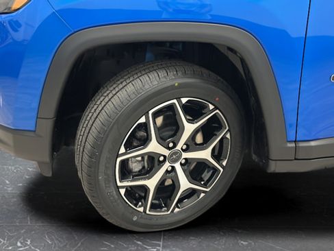 Used 2025 Jeep Compass Limited AWD/4WD image 33