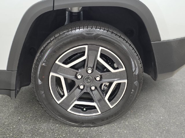 Used 2026 Jeep Cherokee Limited AWD/4WD image 32