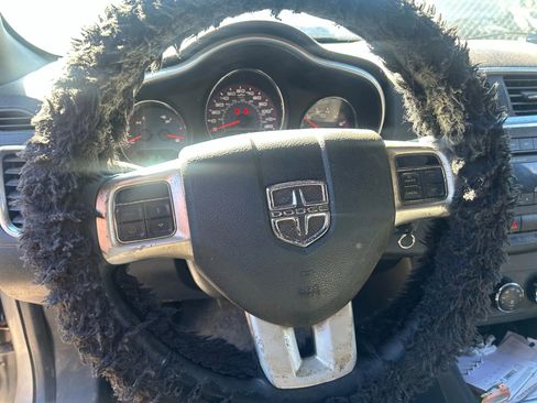 Used 2013 Dodge Avenger SXT image 10