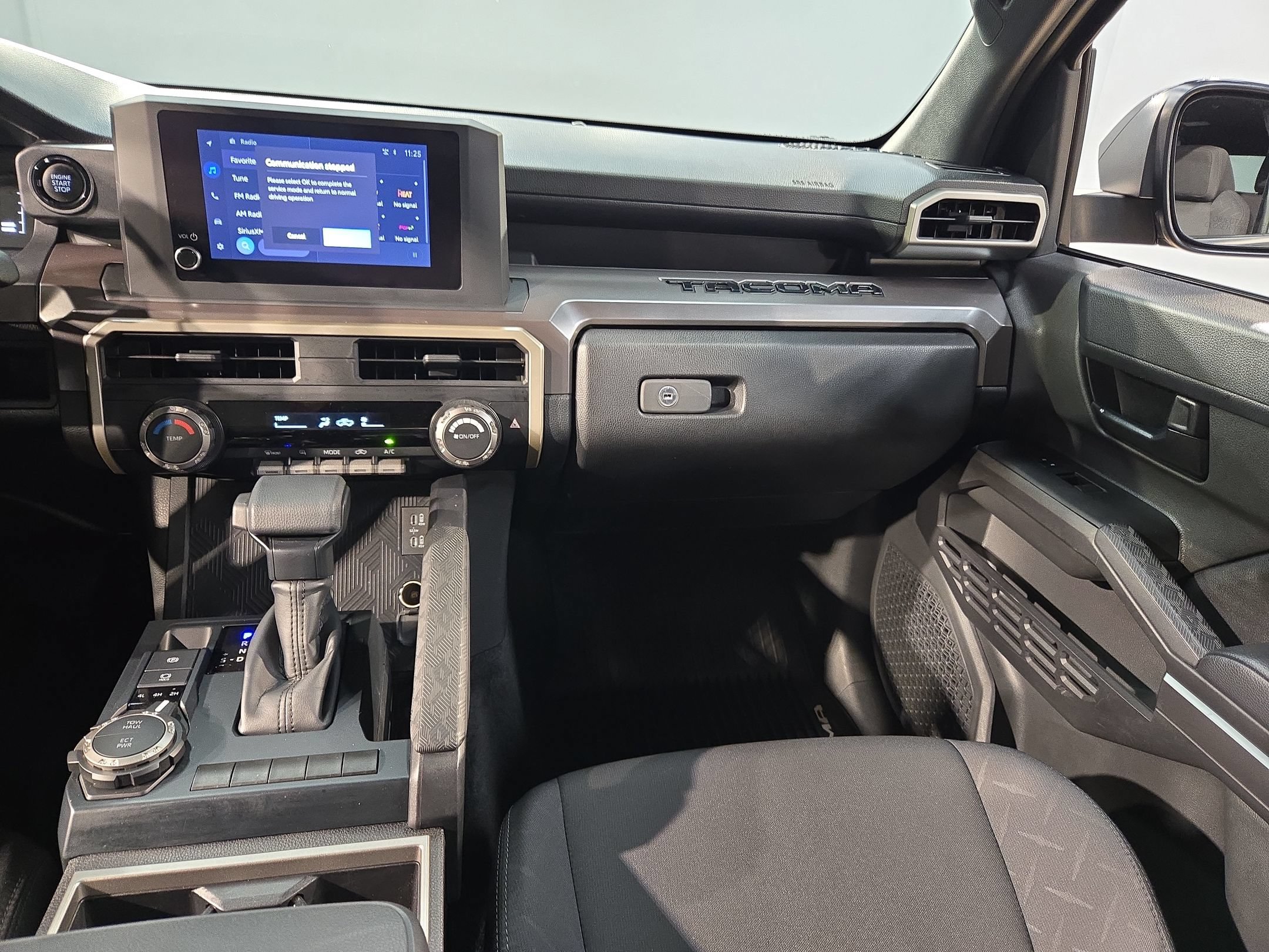 Certified 2025 Toyota Tacoma SR5 AWD/4WD image 11