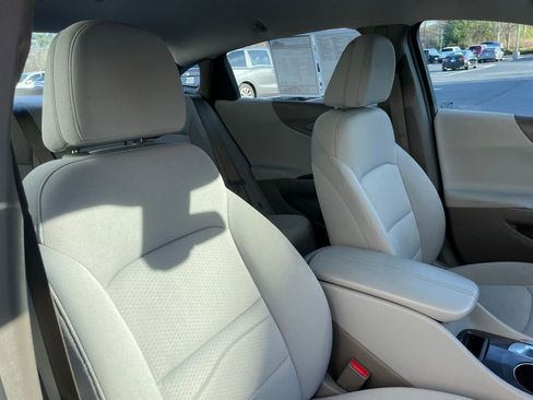 Used 2021 Chevrolet Malibu LT image 30