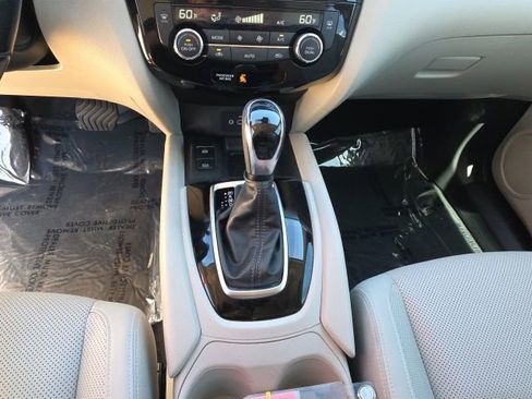 Used 2021 Nissan Rogue Sport SL w/ Premium Package image 19