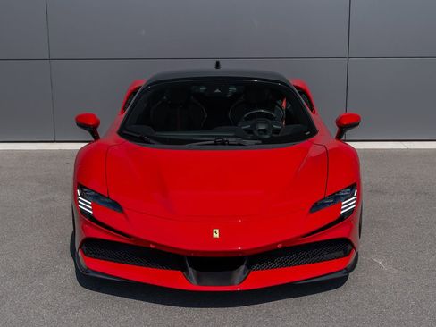Used 2021 Ferrari SF90 Stradale AWD/4WD image 2
