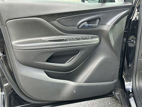 Used 2022 Buick Encore Preferred w/ Safety Package image 19