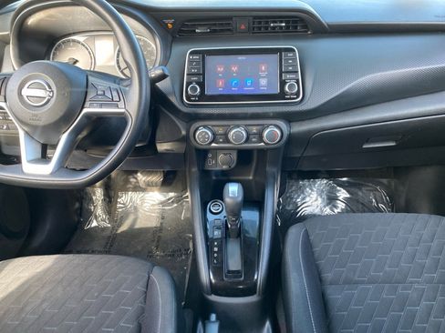 Used 2022 Nissan Kicks S w/ Interior Electronics Package FWD image 11