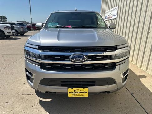 Used 2023 Ford Expedition Max Limited image 3