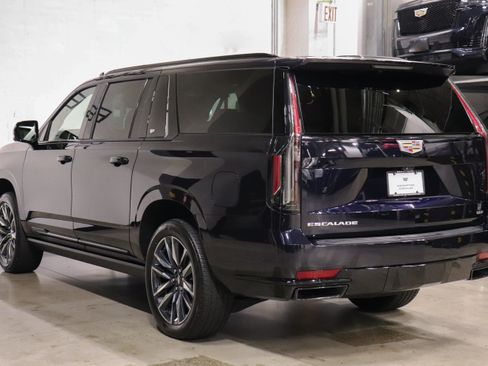 Certified 2022 Cadillac Escalade ESV Sport Platinum image 3