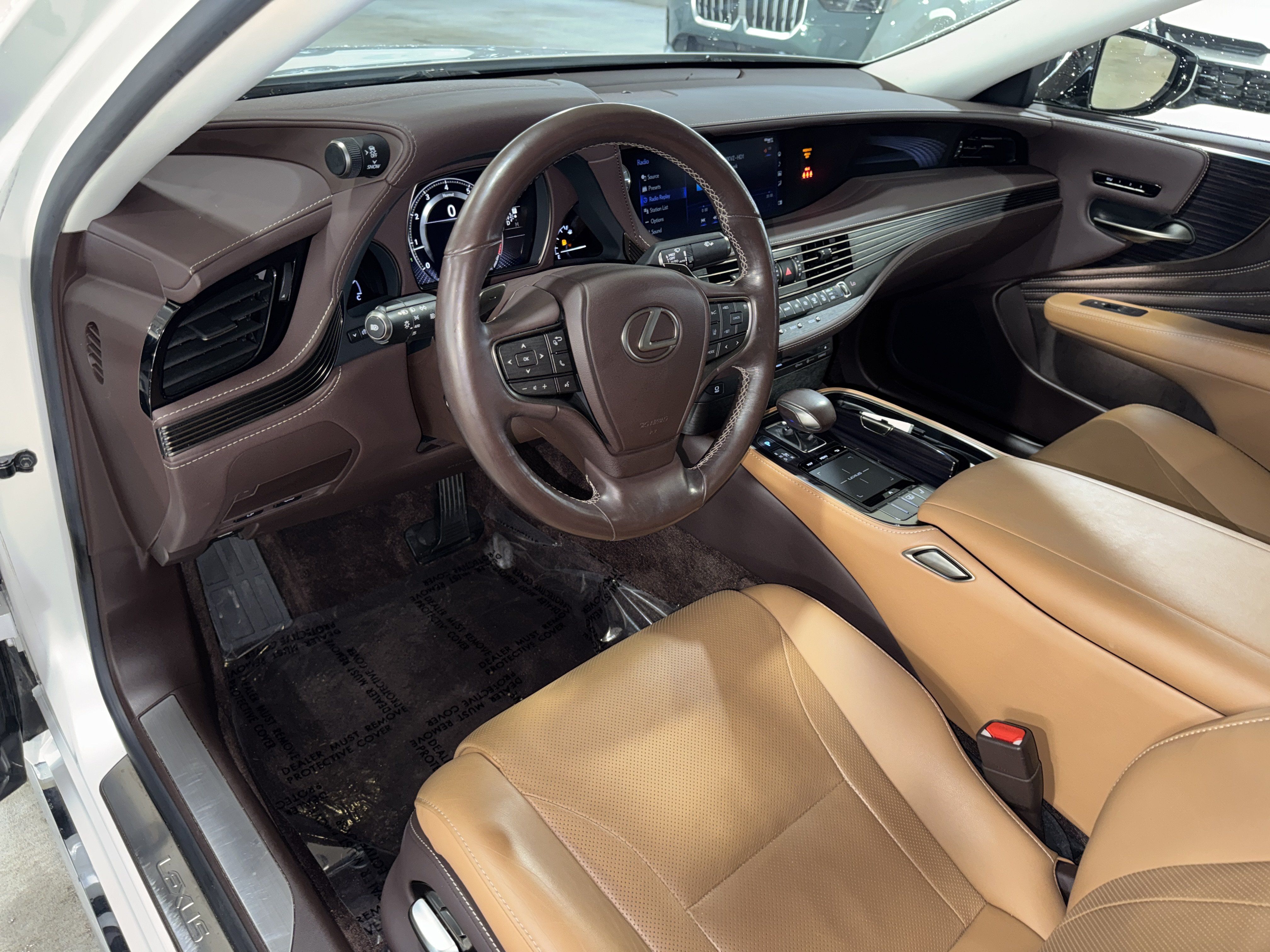 Used 2019 Lexus LS 500 w/ Accessory Package (Z2) RWD image 20