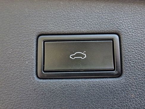 Used 2020 Volkswagen Tiguan SE AWD/4WD image 31