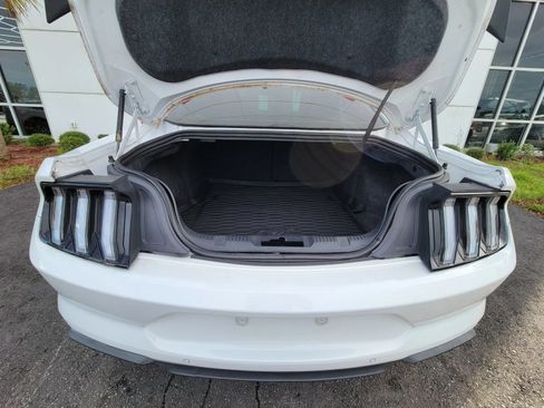 Used 2018 Ford Mustang GT Premium w/ GT Performance Package RWD image 19