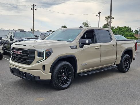 Used 2023 GMC Sierra 1500 Elevation w/ Elevation Premium Package AWD/4WD image 3