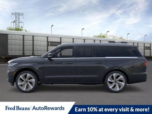 New 2026 Lincoln Navigator L Black Label AWD/4WD image 3