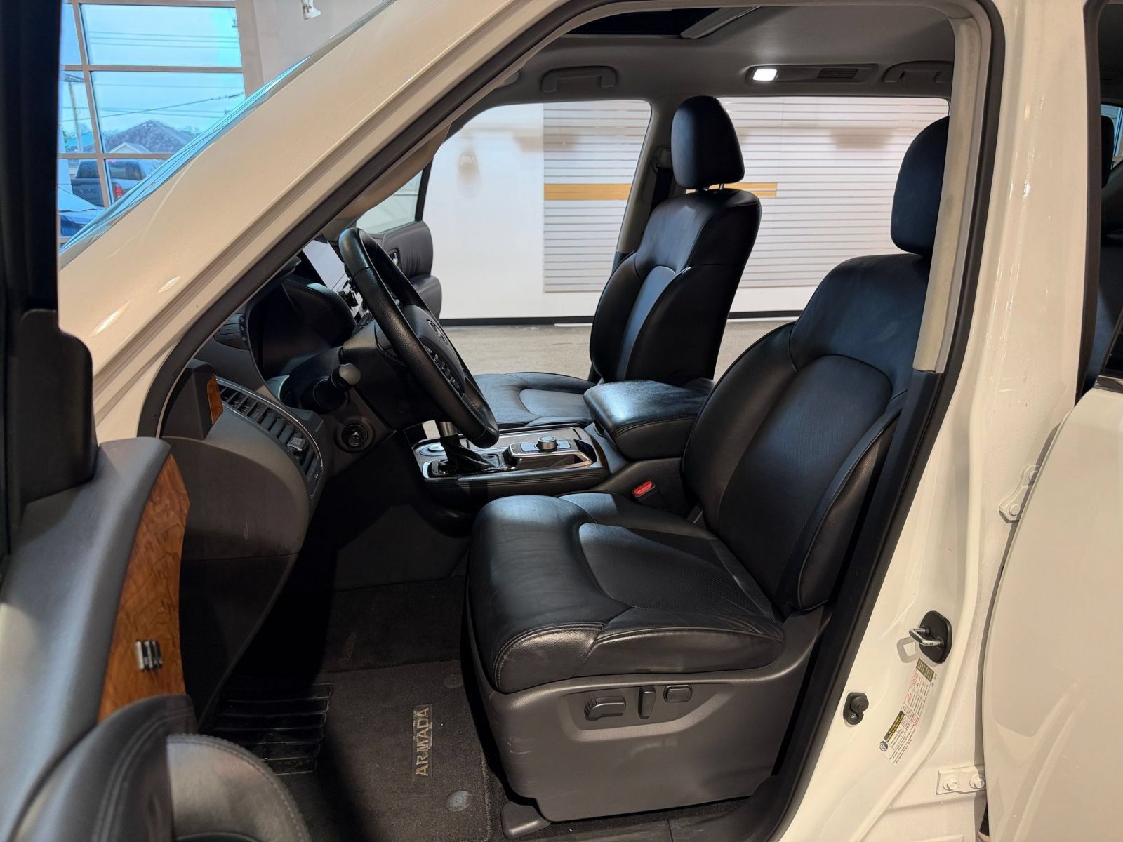 Used 2024 Nissan Armada SL RWD image 27